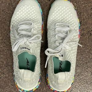 NOBULL Shoe, Women's size 10.5, white/multi color sole